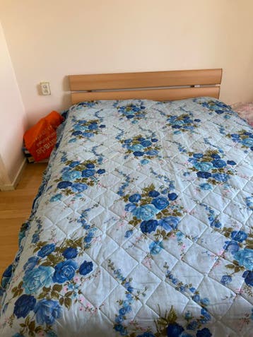 Bed compleet met 2 nachtkastjes