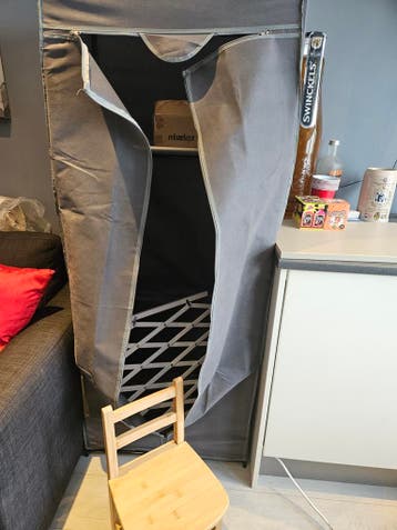 Opberg kastje met kinder stoeltje