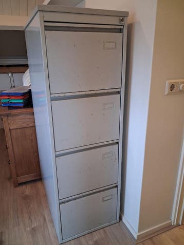 Metalen archiefkast met 4 laden