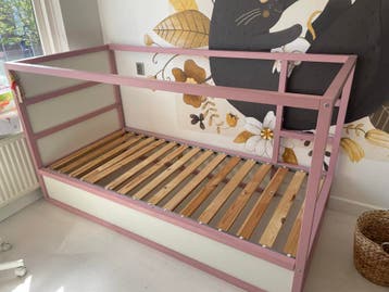 Ikea Kura bed roze