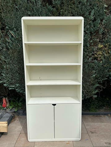 Gratis witte opknap kast, super stevig!