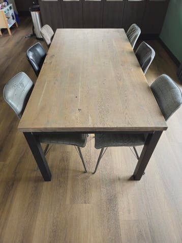 Gratis - Tafel Pronto Hevano met stoelen