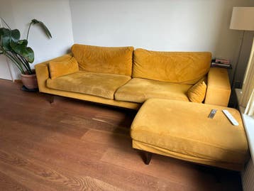 Oker gele velours bank Torino met voetenbank