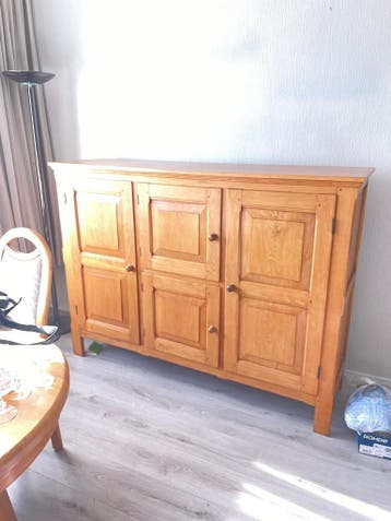 Kast - Tafel- Dressoir Gratis ophalen Nuenen.