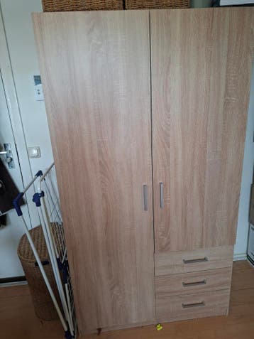 Gratis Ikea kledingkast in super staat - Ophalen 19 april