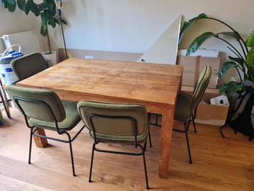 Gratis massief houten eettafel - opknapper