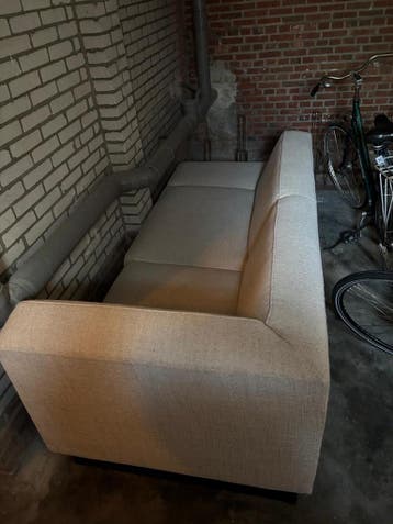 GRATIS (kratje pils) Bank - 80x230 cm (gekke belichting)