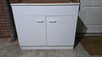 Wit kastje met 2 deuren - 100x84x54cm