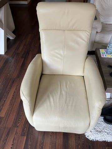 Crèmekleurige fauteuil