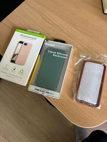 4x Iphone SE hoesjes GRATIS