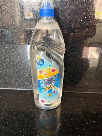 5 flessen strijkwater,nieuw