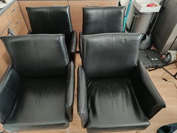 Set van vier zwarte eetkamerstoelen alleen ophalen