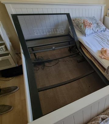 wit tweepersoons bed