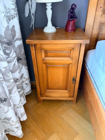 Tweepersoonsbed 160cm met 2 nachtkastjes GRATIS!