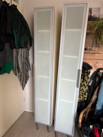 Gratis ophalen: Smalle Douche kasten, 2stukd