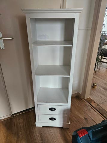 Wit kastje met lades en planken