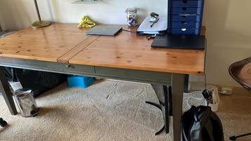 Houten eettafel met uitschuifbaar blad