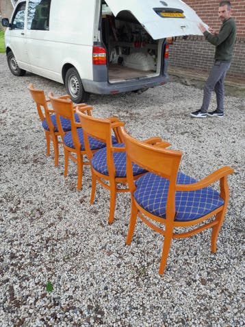 4 eetkamerstoelen met armleuning