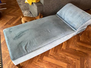 Blauwe chaise longue