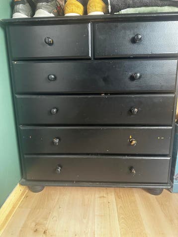 Gratis ladekast - Zwart, oud maar functioneel