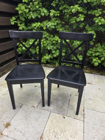 GRATIS af te halen twee (eetkamer)stoelen