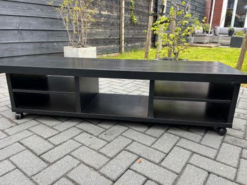 Gratis zwart tv meubel op wieltjes
