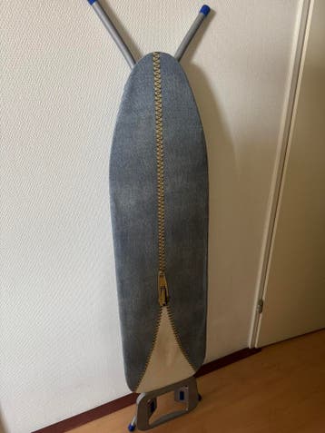 Strijkplank met spijkerstof hoes