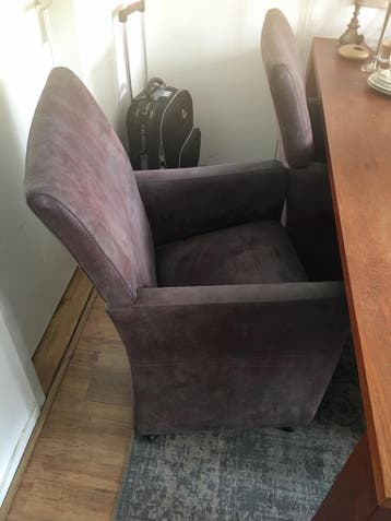 Gratis! Mooie leren stoelen met wieltjes 4 stuks