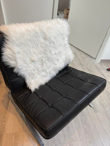 Barcelona stoel met schapenkleedje