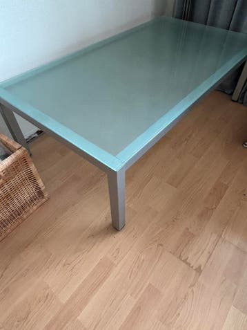Nette glazen salontafel