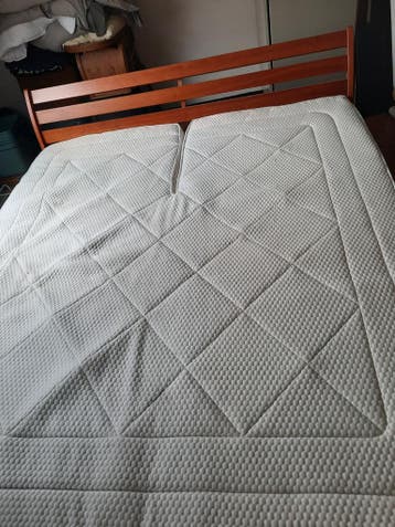 Gratis tweepersoonsbed met lattenbodems en matrassen