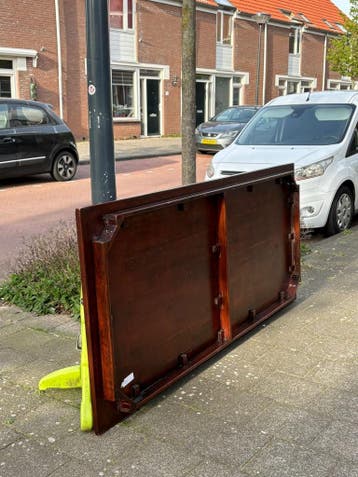 Gratis hardhouten eettafel