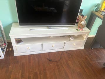 Witte tv-kast met lades