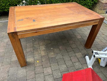 Tafel voor renovatie of werktafel