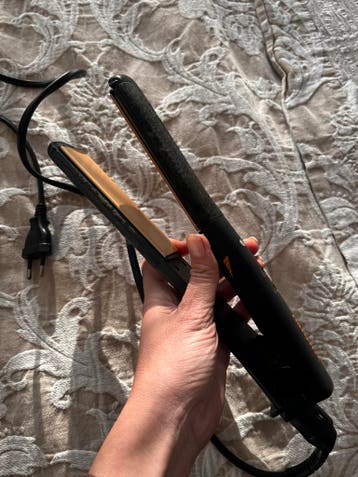 Gratis Hair straightener
