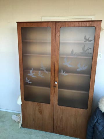 Antieke vitrinekast! GRATIS