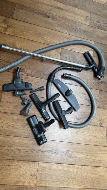 Stofzuiger onderdelen: slangen, borstels en mondstukken