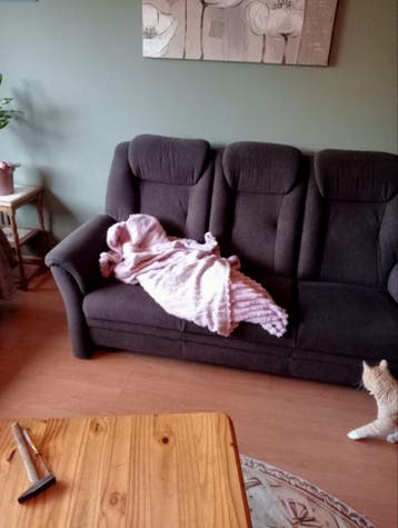 2 bruine banken gratis op te halen (zie omschrijving)