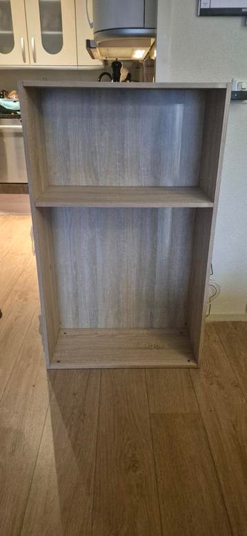 Boekenkast met twee planken