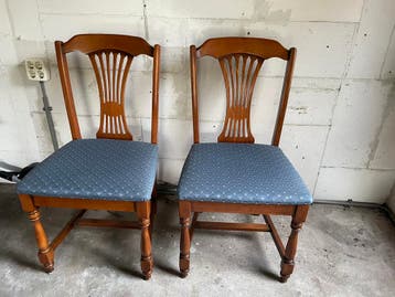 GRATIS 2 x stoel klassieke stijl