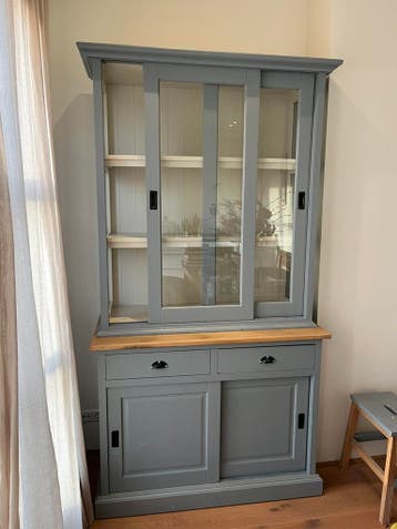 Grote servieskast / vitrinekast / buffetkast