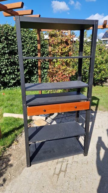 Gratis Stellingkast met lades - Zwart met houtaccent