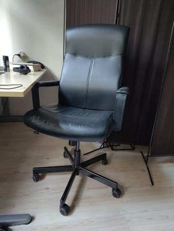 Zwarte bureaustoel