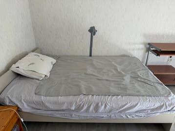 Bed 140x200 met matras, ophalen t/m woensdag
