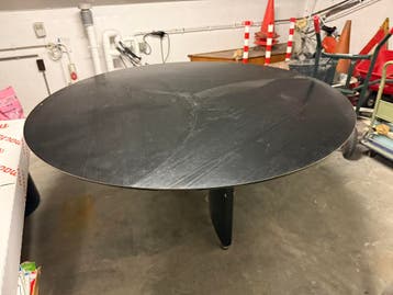Grote ronde Tafel  GRATIS
