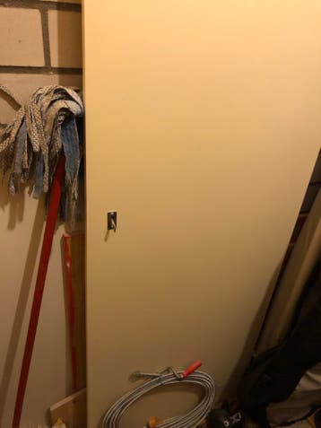 Kastdeur met sleutel - 200x65x4cm