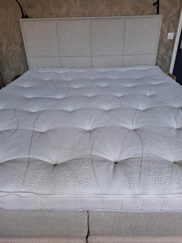 Eastborn matrassen + topper – zeer goede staat