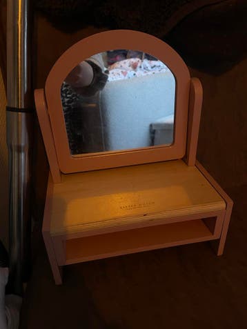 Gratis make-up tafeltje van Little Dutch