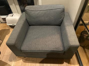 Comfortabele grijze loveseat