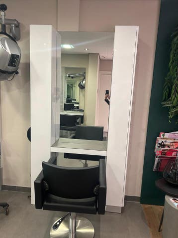 Kaptafel met weerszijden opbergruimte gratis!!